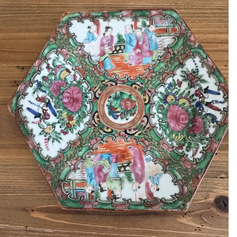 19TH CENTURY ROSE MEDALLION OCTOGNAL PLATE